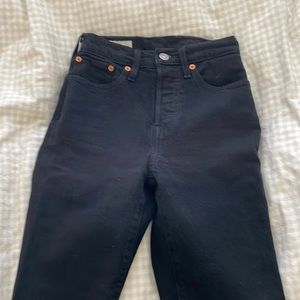 Levi’s wedgie fit jeans in black heart